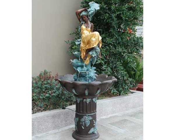 铜雕塑喷泉
