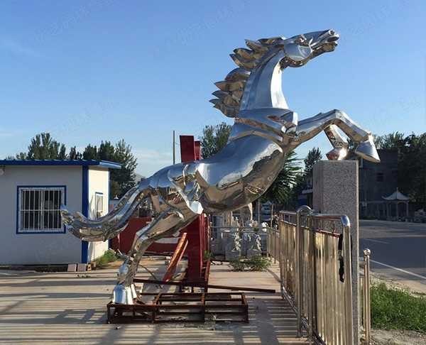 不锈钢雕塑厂家——不锈钢马雕塑的制作