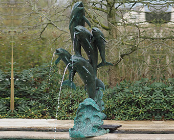 铜海豚喷泉雕塑