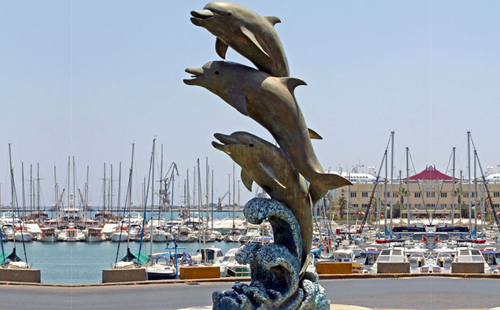 铜海豚雕塑