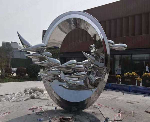 鲤鱼跃龙门不锈钢圆环雕塑
