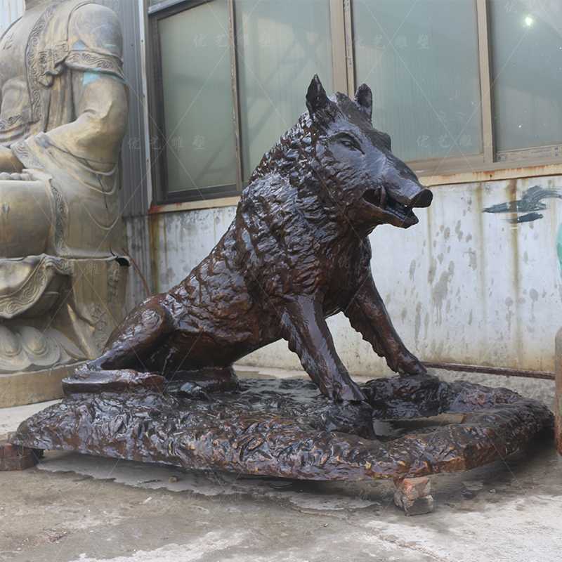 青铜野猪雕塑