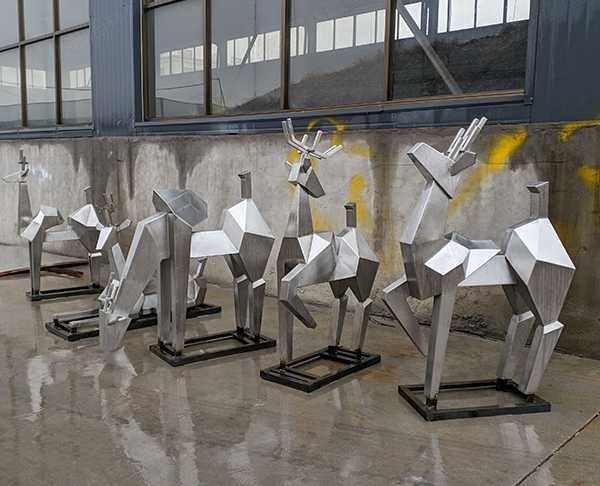 现代新型创意景观雕塑定制几何切面不锈钢鹿摆件