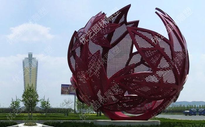 不锈钢镂空球雕塑定制