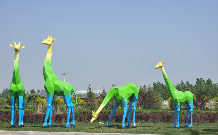 长颈鹿景观雕塑